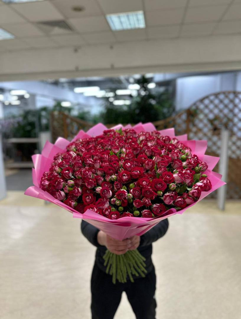 Букет из 51 кустовых роз Букет из 51 кустовых роз