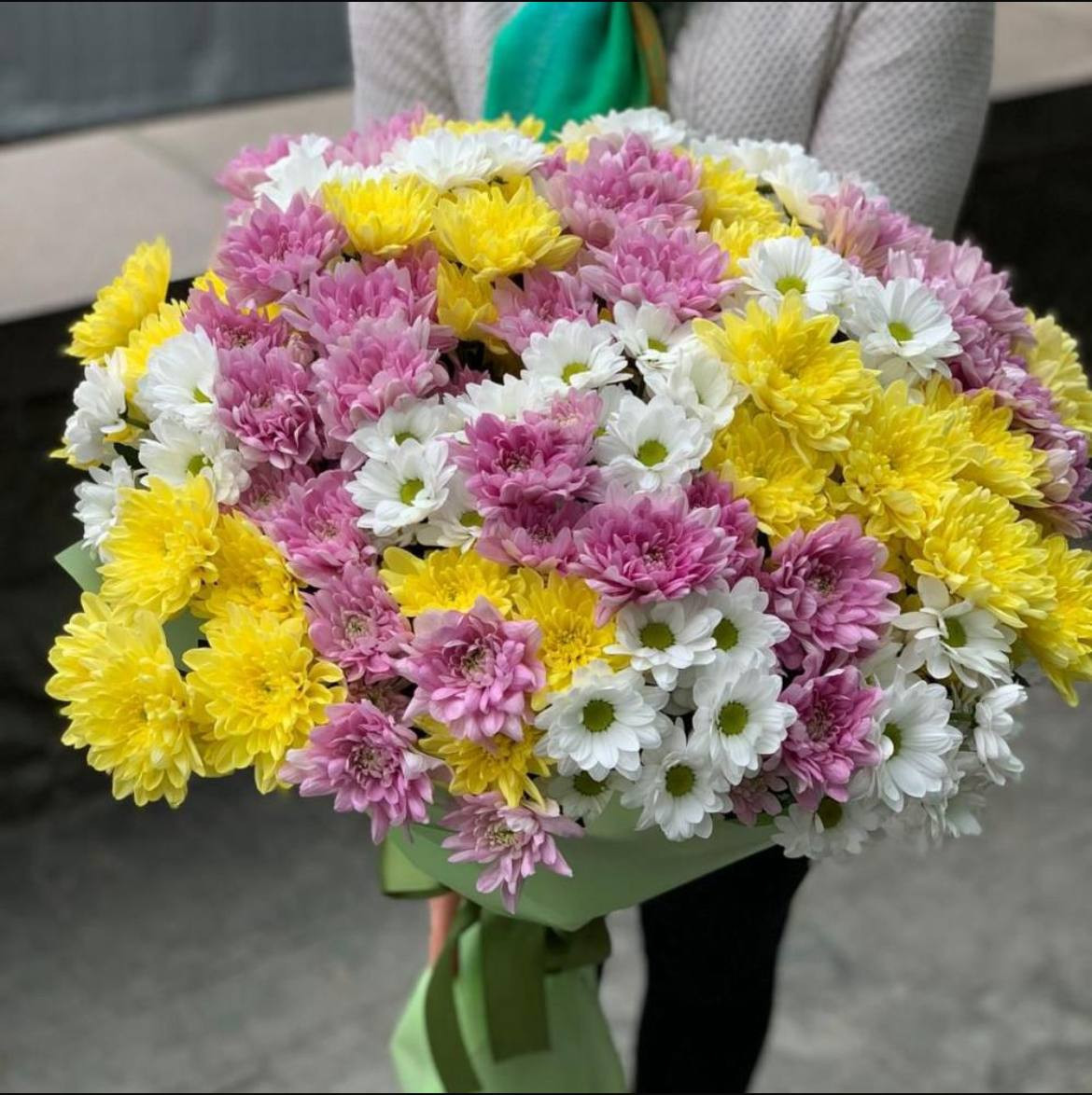 Букет из 25 кустовых хризантем Букет из 25 кустовых хризантем