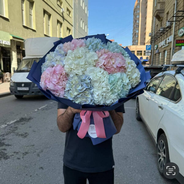 Букет из 15 гортензий