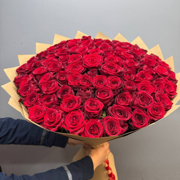 Букет из 101 красных роз