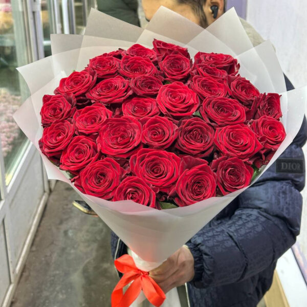 31 красных роз