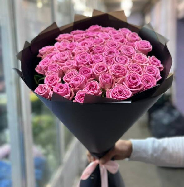 Букет из 45 розовых роз