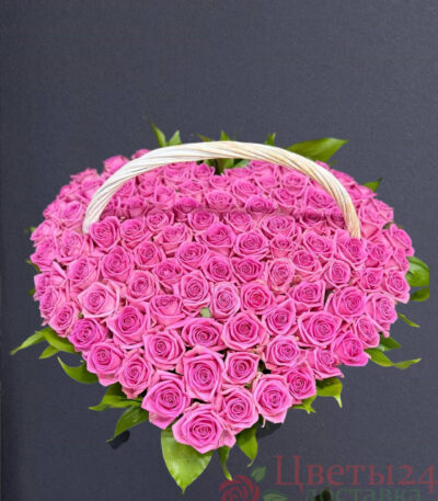 Корзина сердечко из 101 шт розовый Роза
