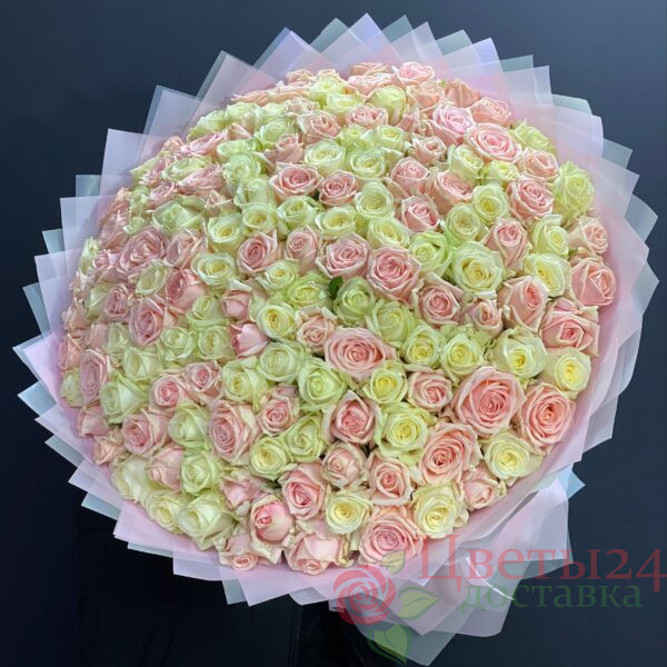 букет из 151 шт микс роза
