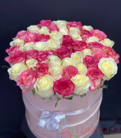 Цветы в коробке 51 роза