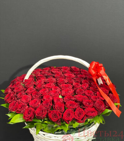 Корзина из 101 шт красный роза